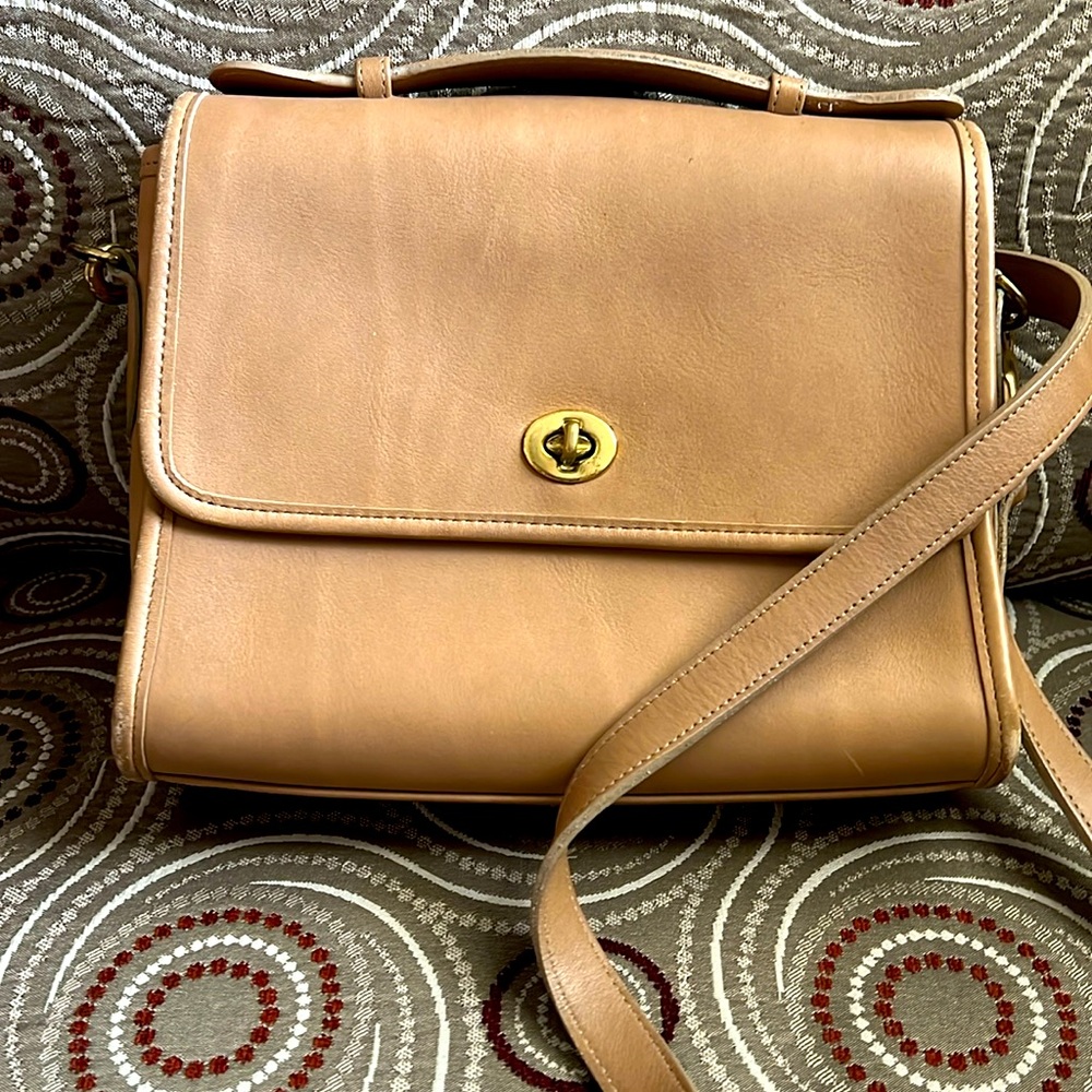 Leathe Coach purse